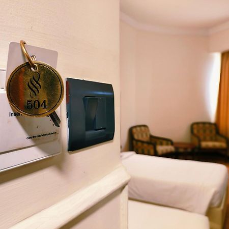 โฮเต็ล เพรซิเด้นซี่ Hotel Kochi ภายนอก รูปภาพ