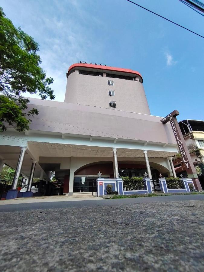 โฮเต็ล เพรซิเด้นซี่ Hotel Kochi ภายนอก รูปภาพ