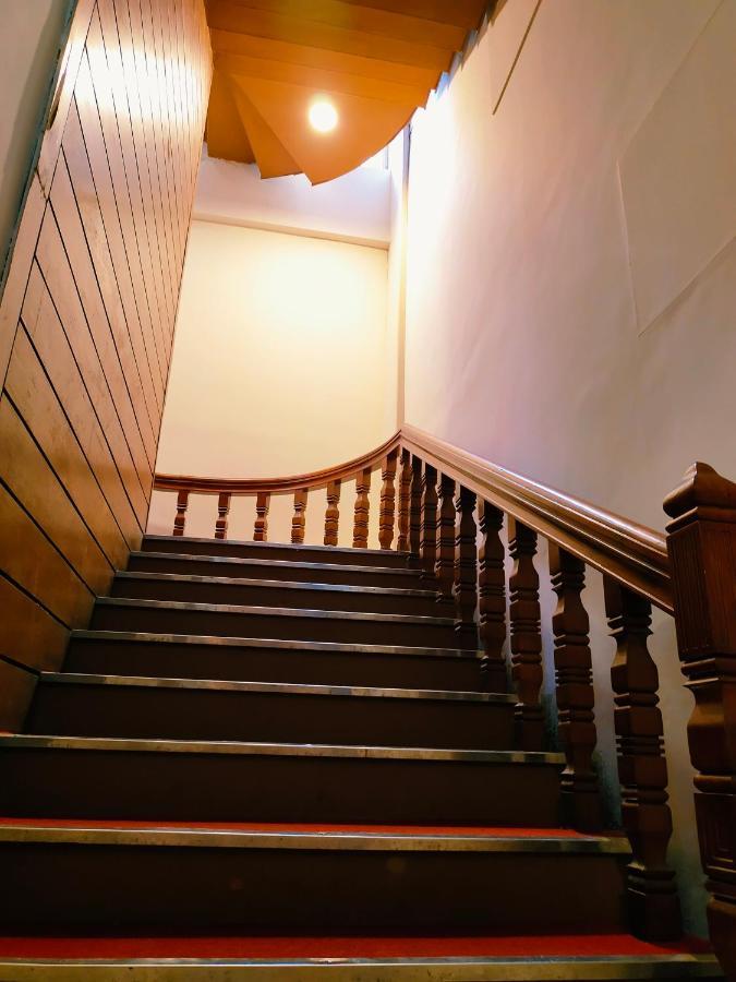 โฮเต็ล เพรซิเด้นซี่ Hotel Kochi ภายนอก รูปภาพ
