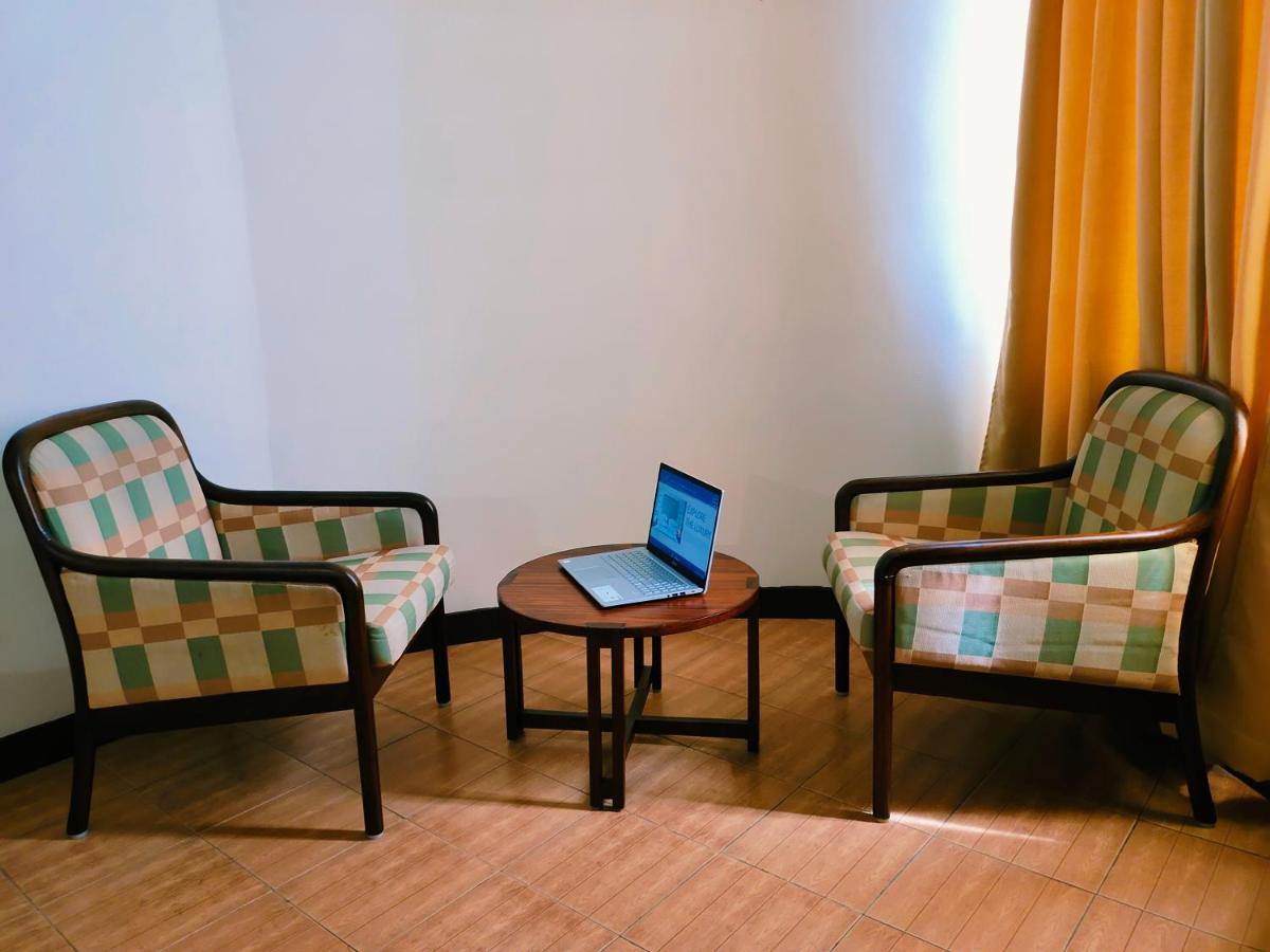 โฮเต็ล เพรซิเด้นซี่ Hotel Kochi ภายนอก รูปภาพ