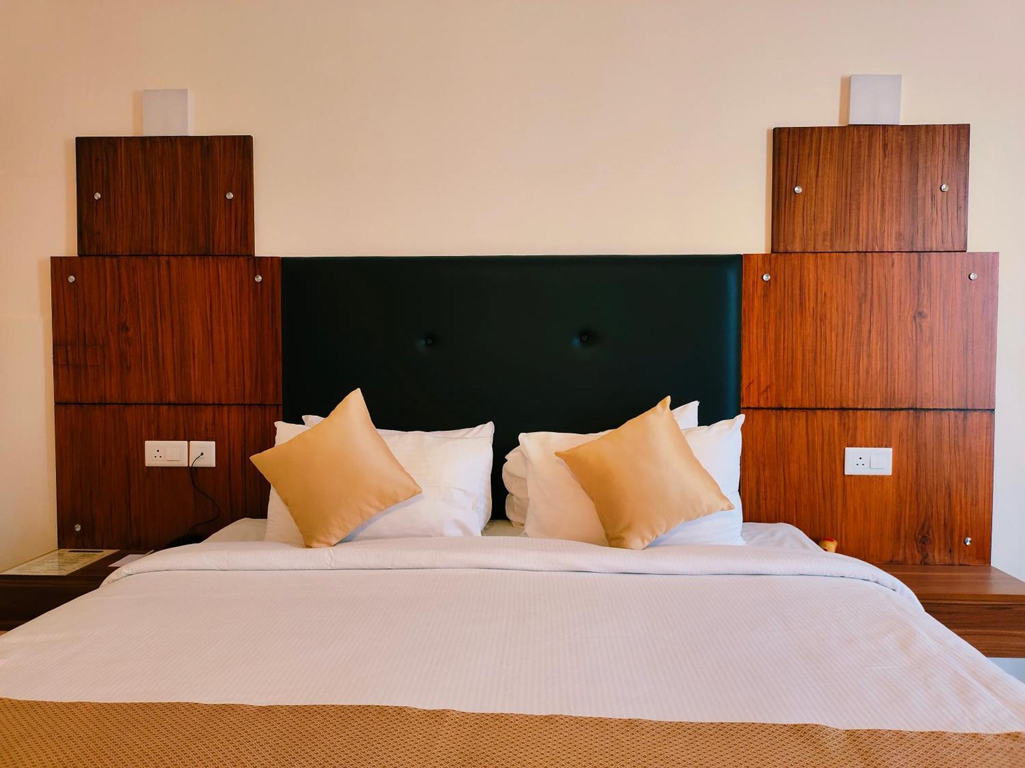 โฮเต็ล เพรซิเด้นซี่ Hotel Kochi ภายนอก รูปภาพ
