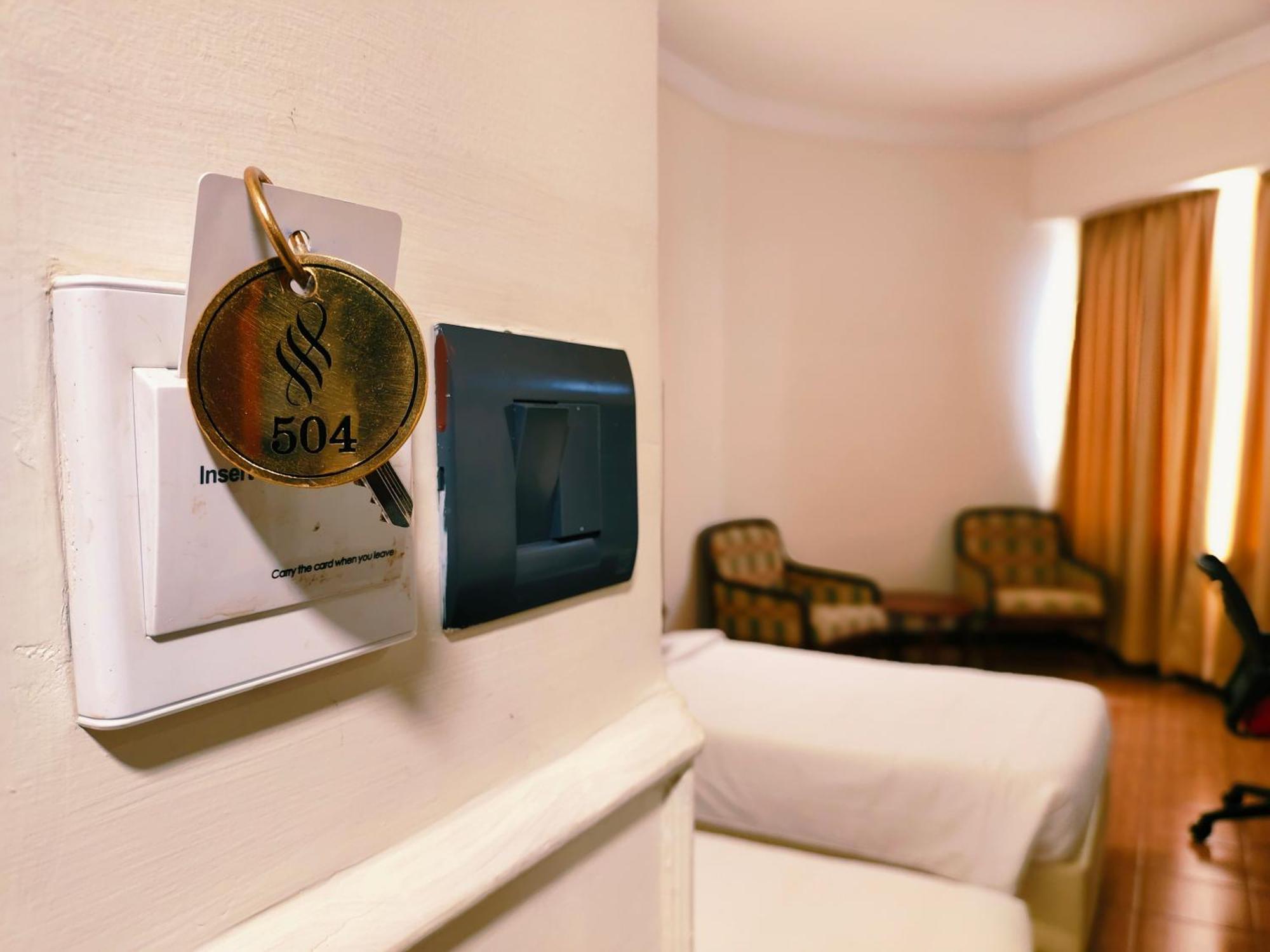 โฮเต็ล เพรซิเด้นซี่ Hotel Kochi ภายนอก รูปภาพ