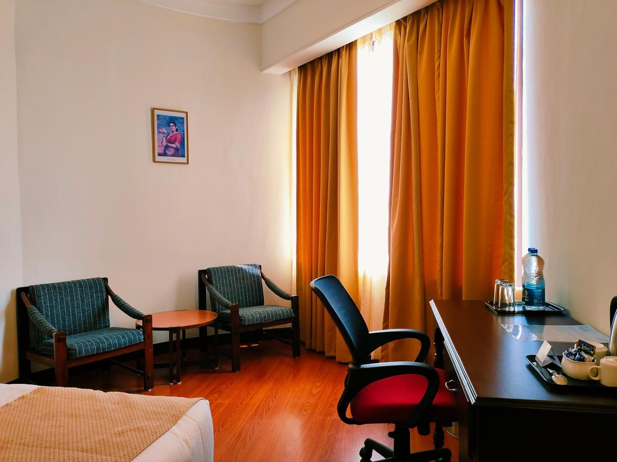 โฮเต็ล เพรซิเด้นซี่ Hotel Kochi ภายนอก รูปภาพ