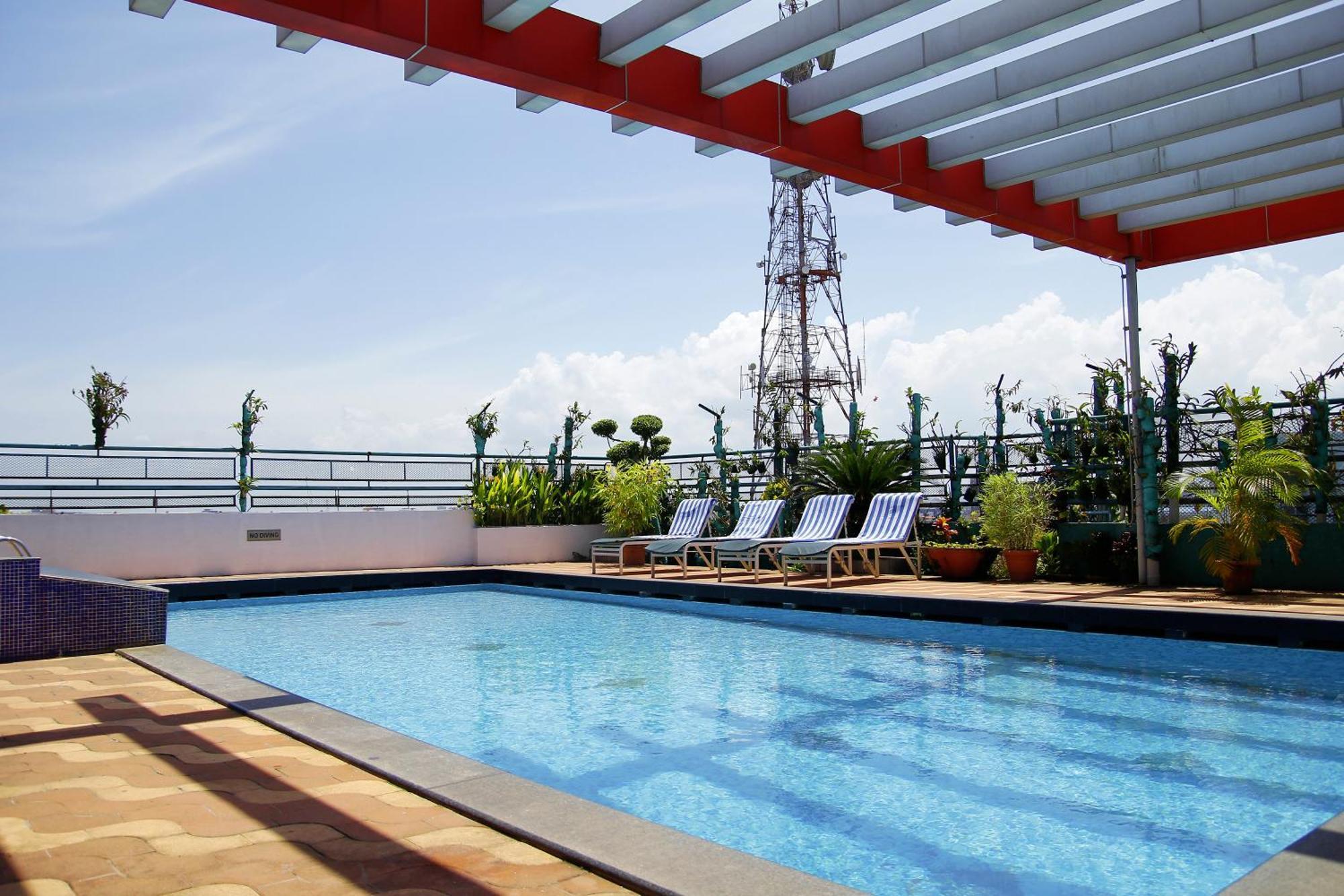 โฮเต็ล เพรซิเด้นซี่ Hotel Kochi ภายนอก รูปภาพ