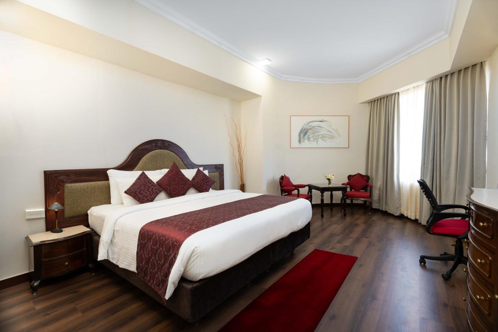 โฮเต็ล เพรซิเด้นซี่ Hotel Kochi ภายนอก รูปภาพ