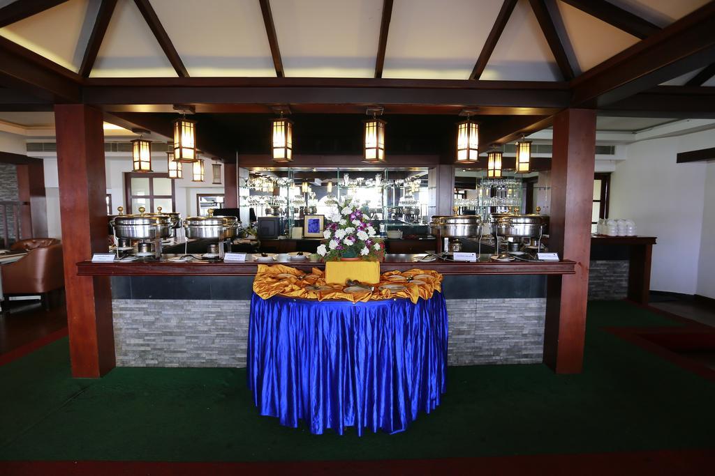 โฮเต็ล เพรซิเด้นซี่ Hotel Kochi ภายนอก รูปภาพ
