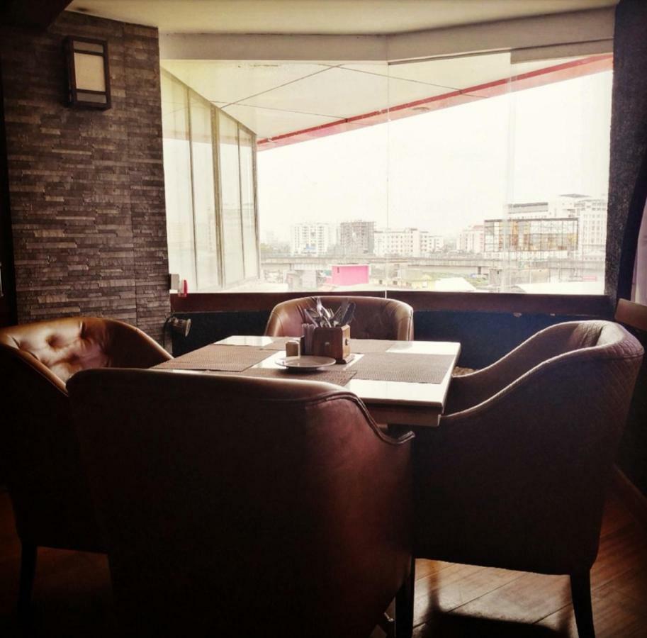 โฮเต็ล เพรซิเด้นซี่ Hotel Kochi ภายนอก รูปภาพ