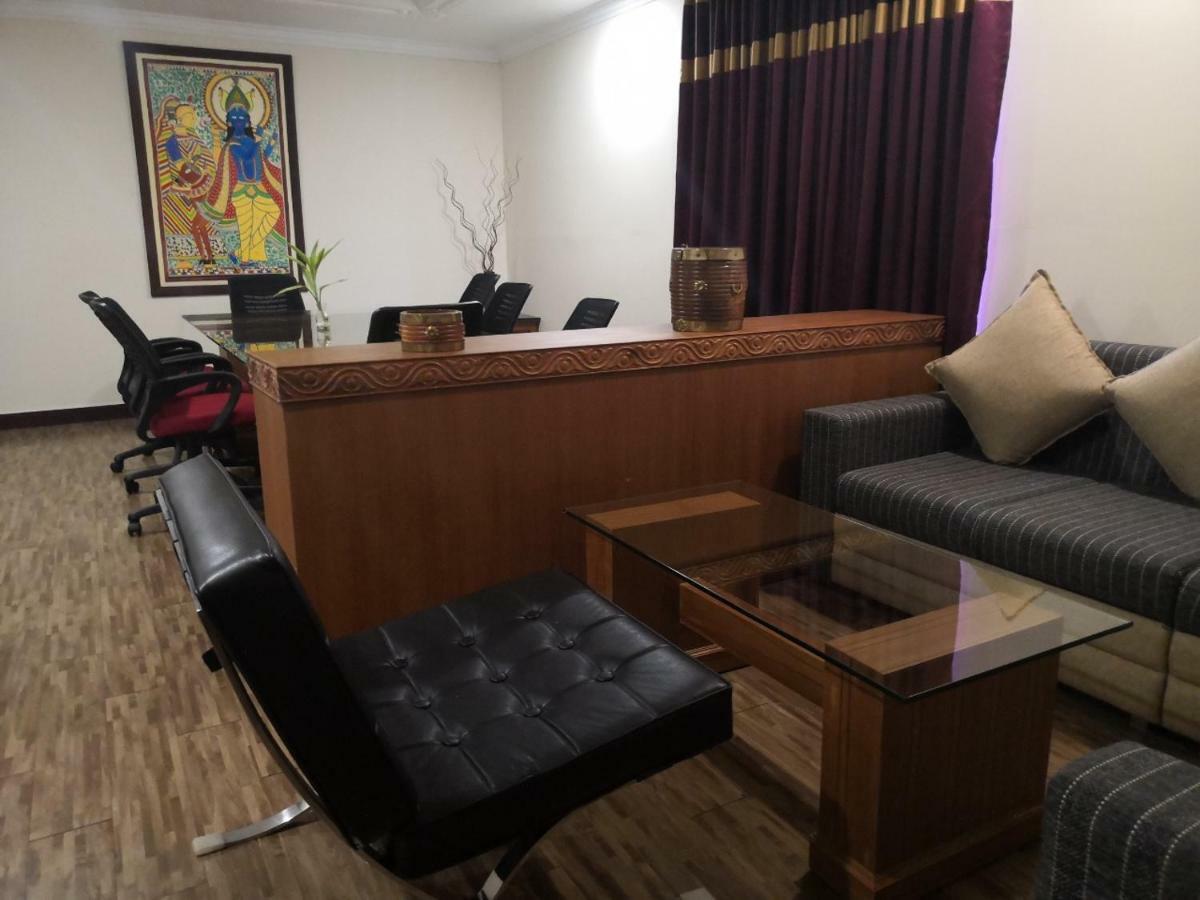 โฮเต็ล เพรซิเด้นซี่ Hotel Kochi ภายนอก รูปภาพ