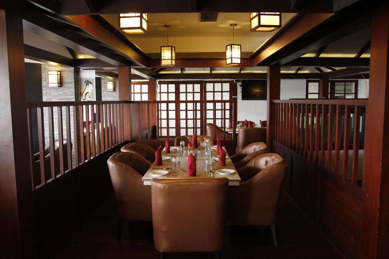 โฮเต็ล เพรซิเด้นซี่ Hotel Kochi ภายนอก รูปภาพ