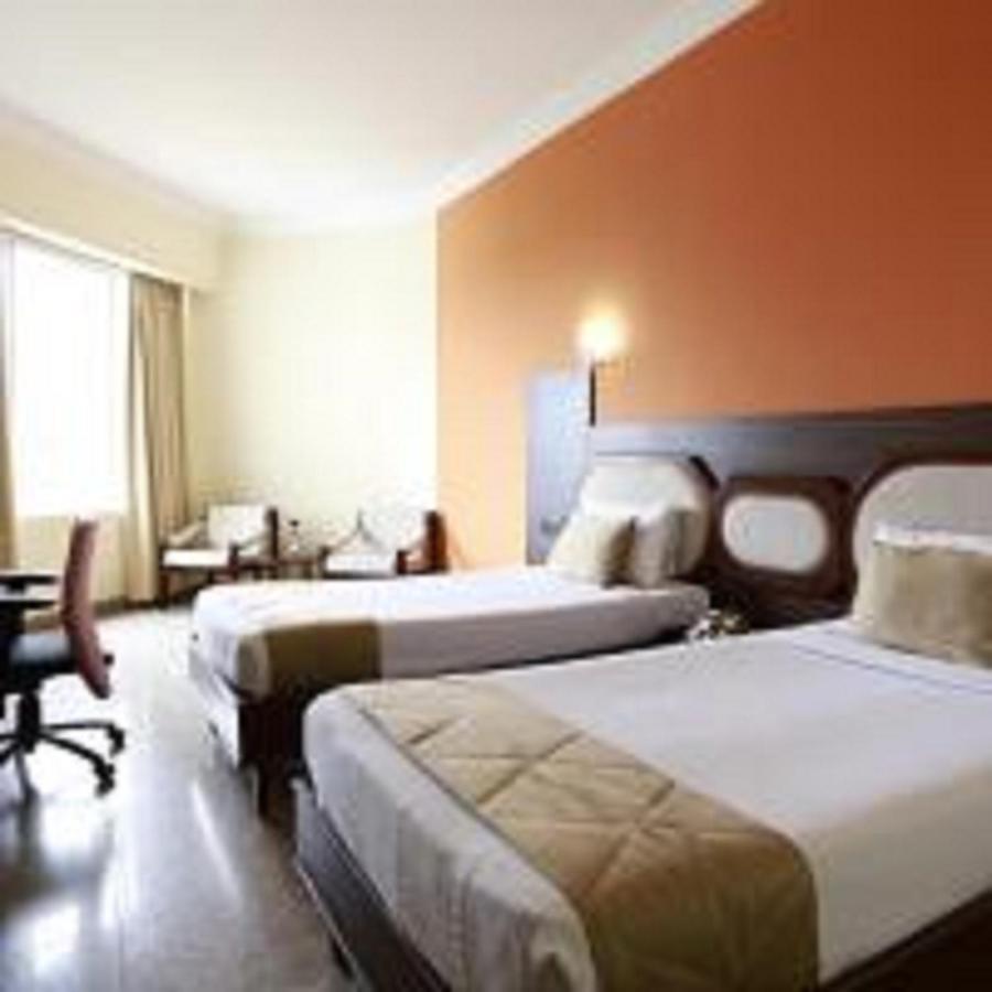 โฮเต็ล เพรซิเด้นซี่ Hotel Kochi ภายนอก รูปภาพ